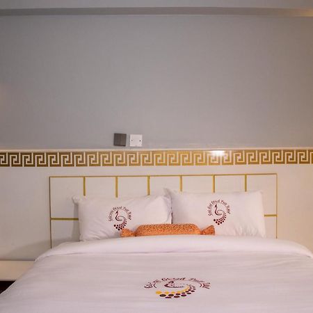 Good Putt Hotel Nakuru Exterior photo